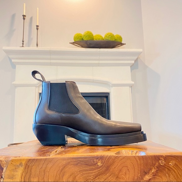 Bottega Veneta Lean Square Toe Boots - Picture 2 of 16